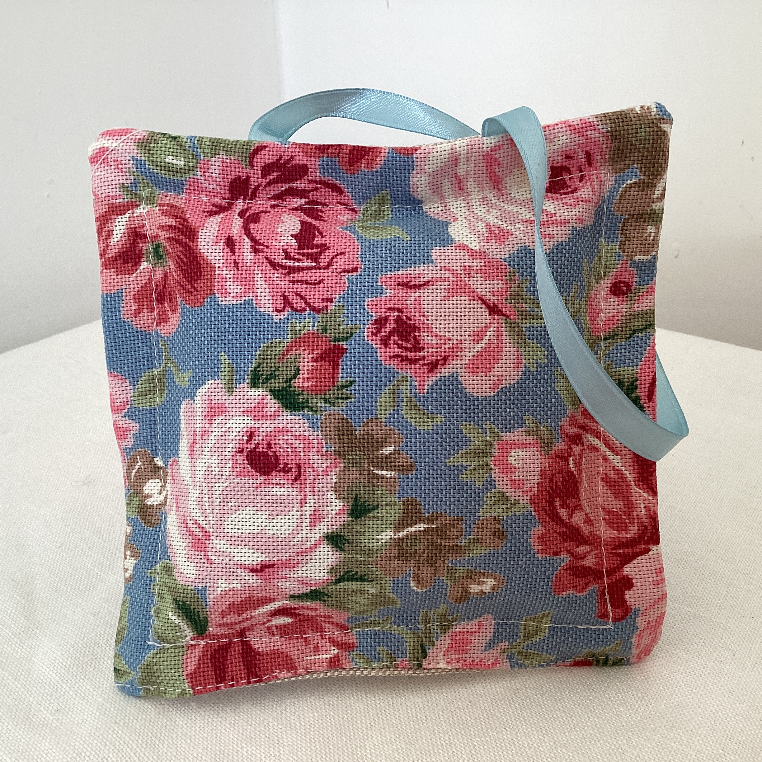 Lavender Bag - red and pink roses